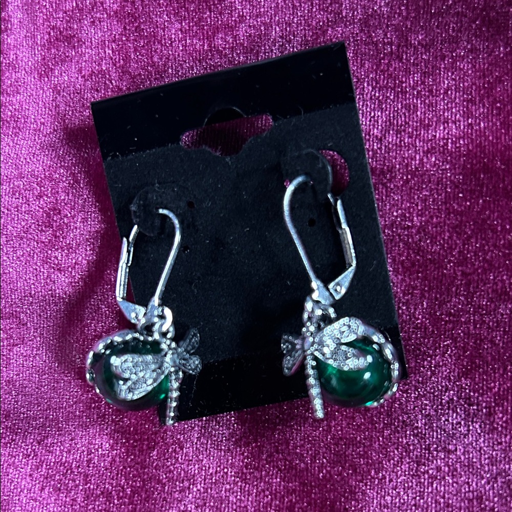 NWOT Elegant Silver and Green glass dragonfly Earrings